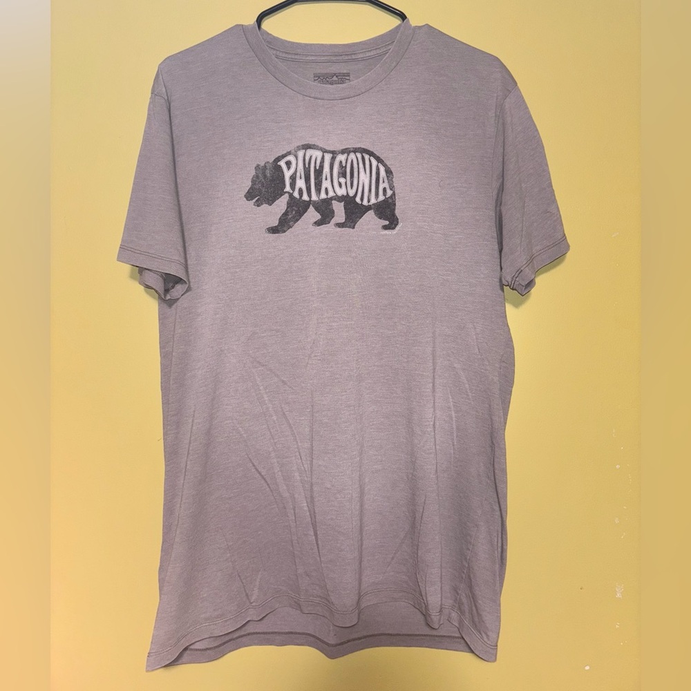 PATAGONIA Gray T Shirt Tee Spellout Bear Logo Short Sleeve Cotton Mens L